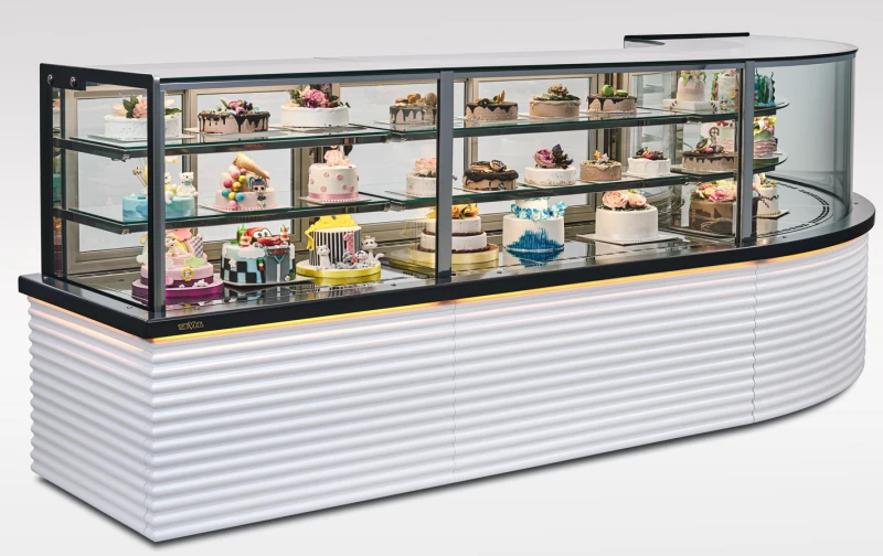 Sevel ar-ge tarafından geliştirilen özel nemlendirme sistemi ile pasta ve çikolata ürünleriniz ideal tazeliğini korur. Üretim kalitesiyle bağlantılar arasında boşluk bulunmaz.