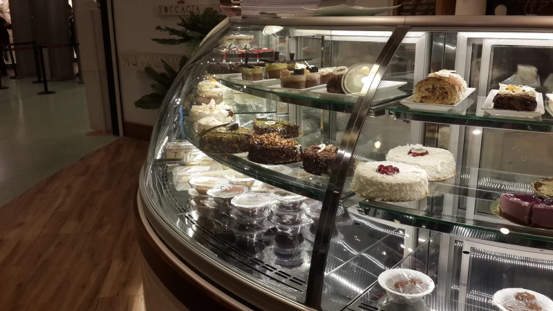 Mat veya parlak cilalı RAL renk seçenekleri.
90°açıyla dönen köşe tasarımları mevcuttur