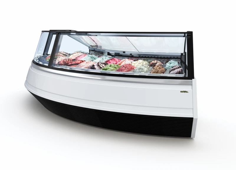 Für hohe Effizienz treten die vorderen und hinteren Verdampfer zu unterschiedlichen Zeiten in den Abtauzyklus ein und halten die optimale Temperatur im gesamten Innenraum aufrecht.