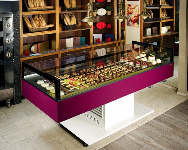 Pasta ve çikolata ürünleriniz için en verimli üfleme ve ideal nemlendirme. Üretim kalitesiyle bağlantılar arasında boşluk bulunmaz. Poliüretandan üretilen iç kasası ve özel camları sayesinde dış hava ve ürünleriniz arasında tam yalıtım oluşturur cam yüzeyinde nem birikintisi oluşturmaz